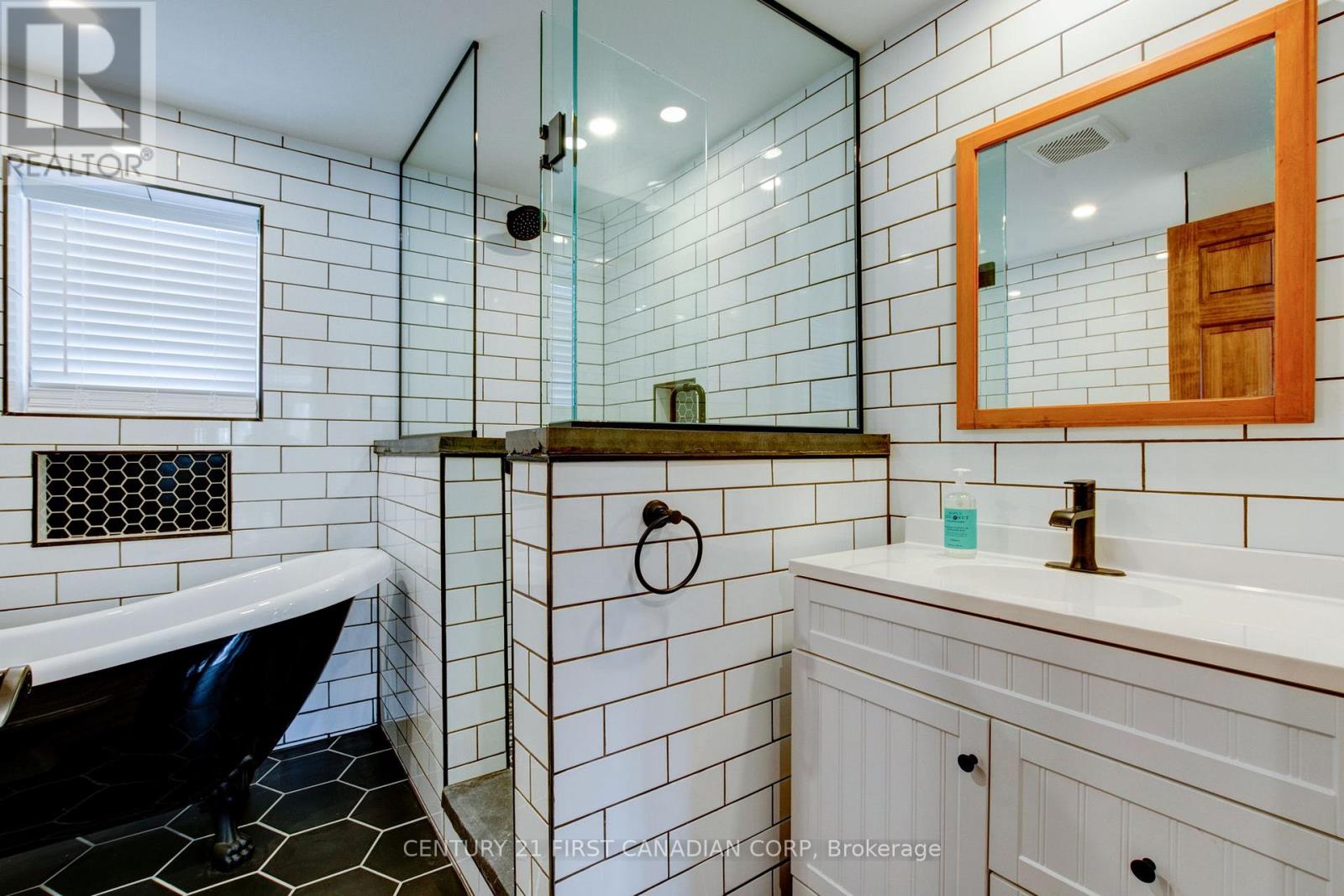 10771 Melrose Drive, Middlesex Centre, Ontario  N0L 1R0 - Photo 34 - X12553786