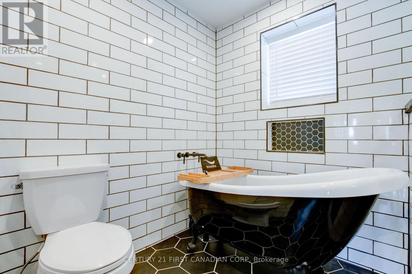 10771 Melrose Drive, Middlesex Centre, Ontario  N0L 1R0 - Photo 35 - X12553786