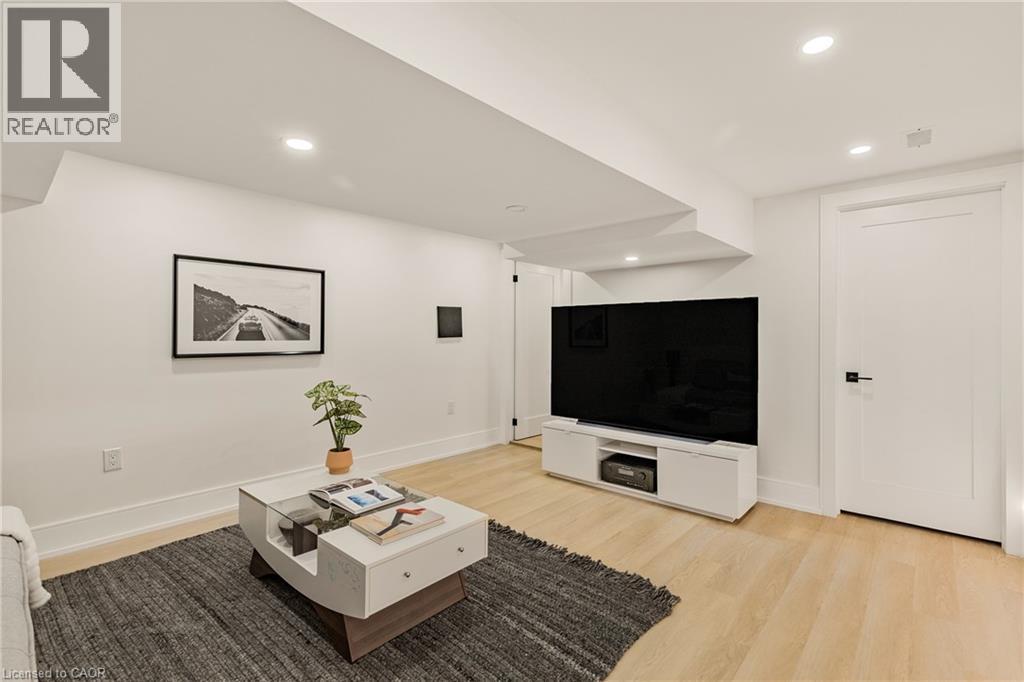 257 Strathcona Drive, Burlington, Ontario  L7L 2C9 - Photo 35 - 40788741