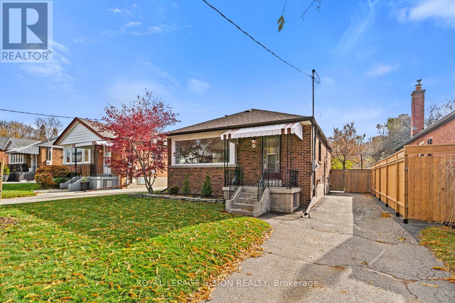 29 DONORA DRIVE, Toronto, Ontario
