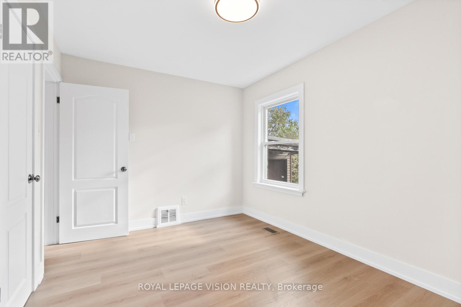 29 Donora Drive, Toronto, Ontario  M4B 1B6 - Photo 23 - E12548370