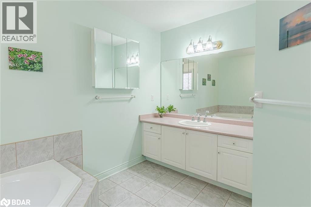 465 Ferndale Drive N, Barrie, Ontario  L4N 7X7 - Photo 9 - 40788654