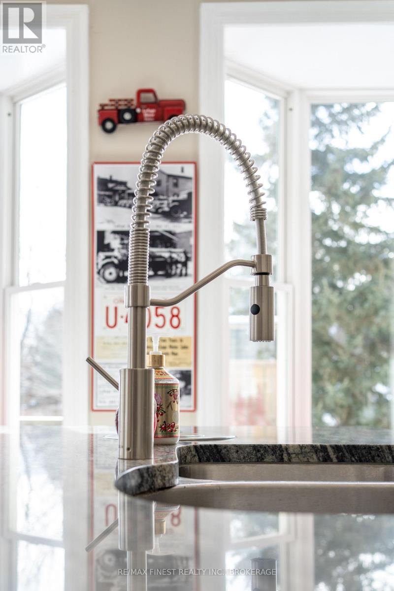 21 Centre Street, Prince Edward County, Ontario  K0K 2T0 - Photo 15 - X11993356