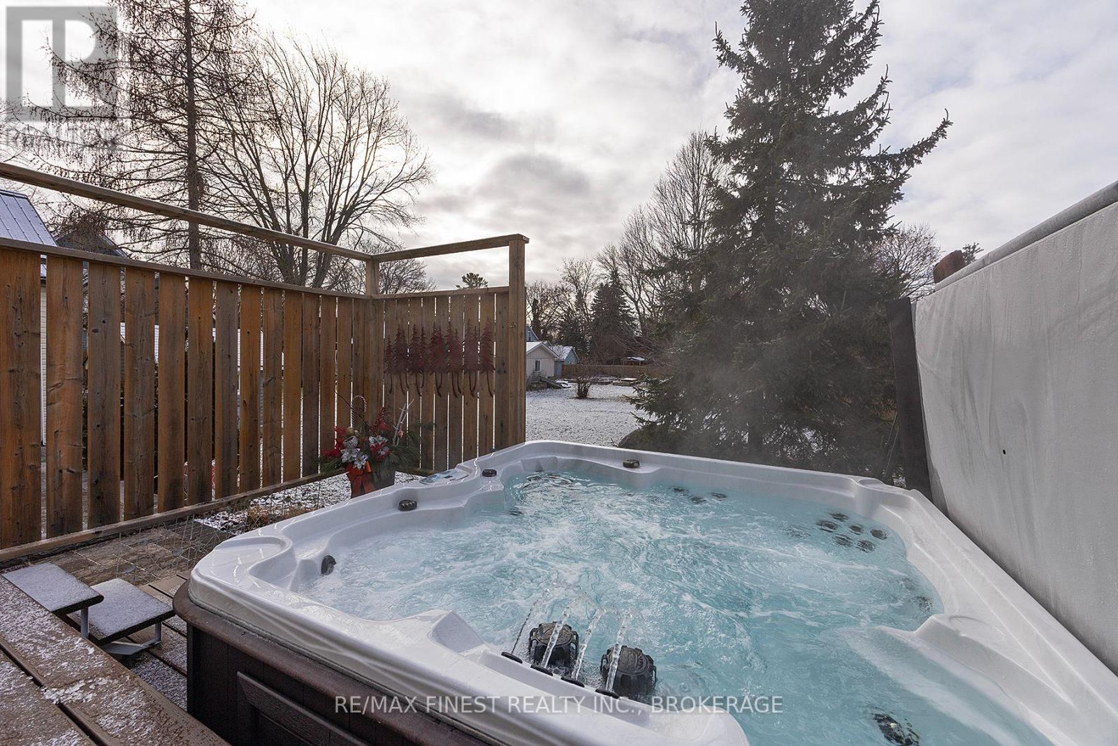 21 Centre Street, Prince Edward County, Ontario  K0K 2T0 - Photo 36 - X11993356