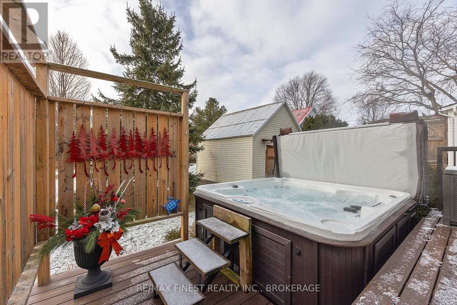 21 Centre Street, Prince Edward County, Ontario  K0K 2T0 - Photo 5 - X11993356