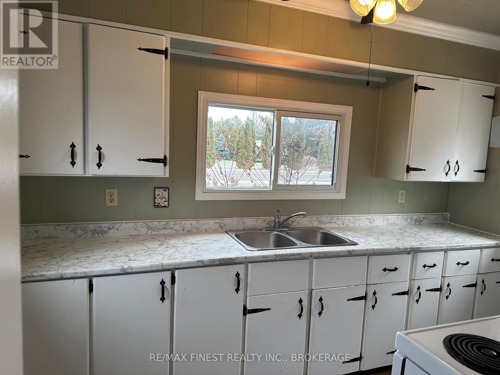 4425 Front Street, Frontenac, Ontario  K0H 2W0 - Photo 4 - X12376789