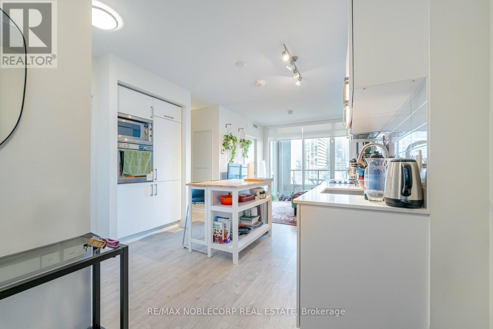 503w - 27 Bathurst Street, Toronto, Ontario  M5V 0R1 - Photo 2 - C12558148