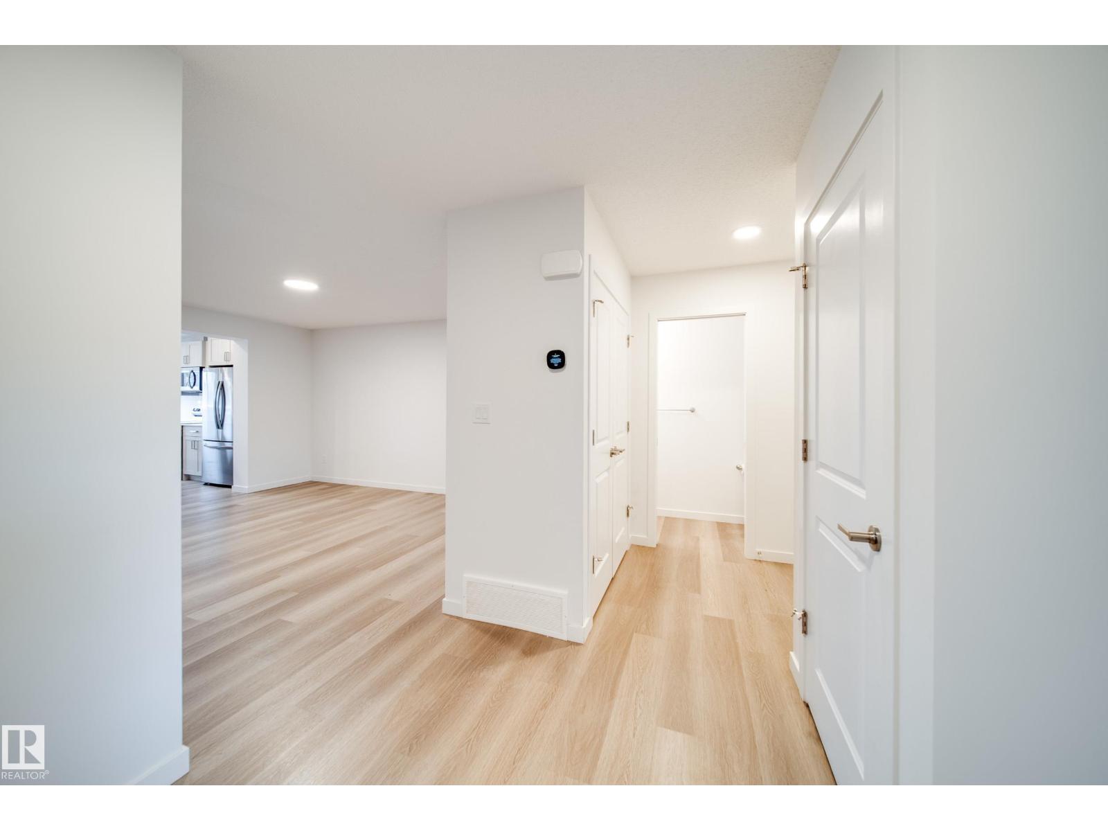 2838 152 Av Nw, Edmonton, Alberta  T5Y 6C4 - Photo 6 - E4466174