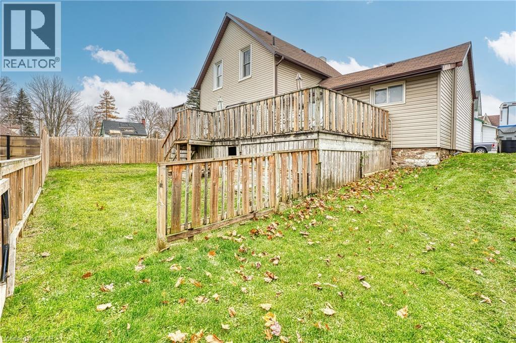 745 Main Street W, Listowel, Ontario N4W 1B2 - Photo 37 - 40787990