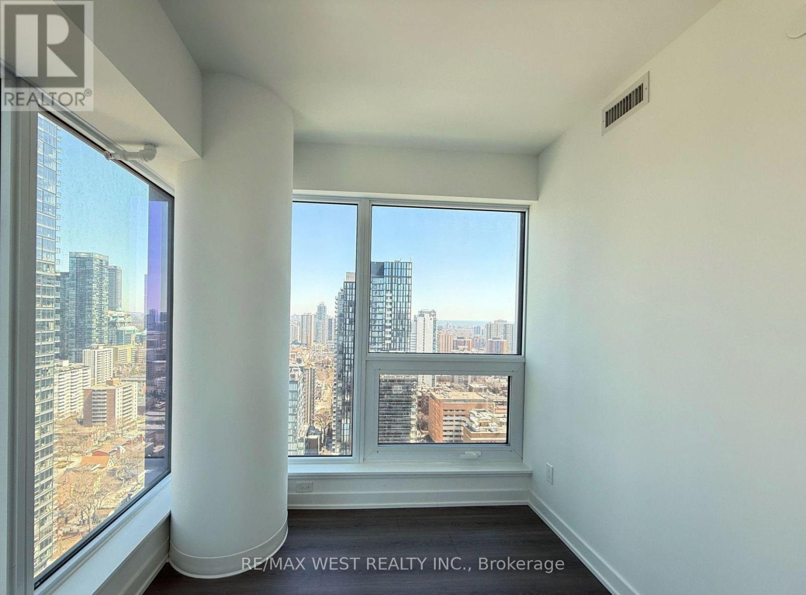 4209 - 8 Wellesley Street W, Toronto, Ontario  M4Y 0J5 - Photo 8 - C12527704