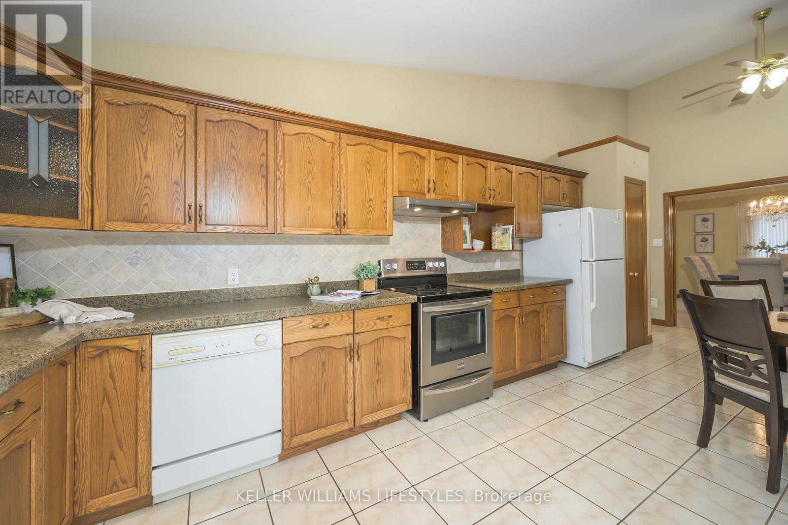 9 Toohey Lane, London North, Ontario  N6G 4Y2 - Photo 14 - X12558348