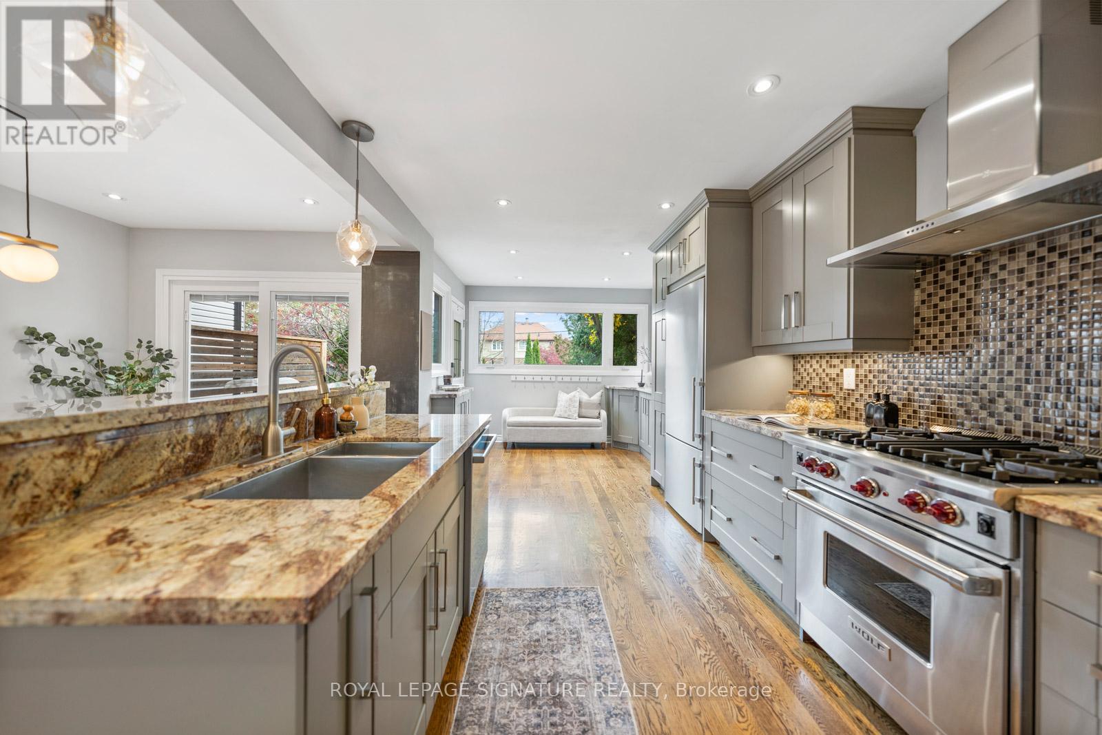 27 Beechwood Drive, Toronto, Ontario  M4K 3H7 - Photo 15 - E12558236