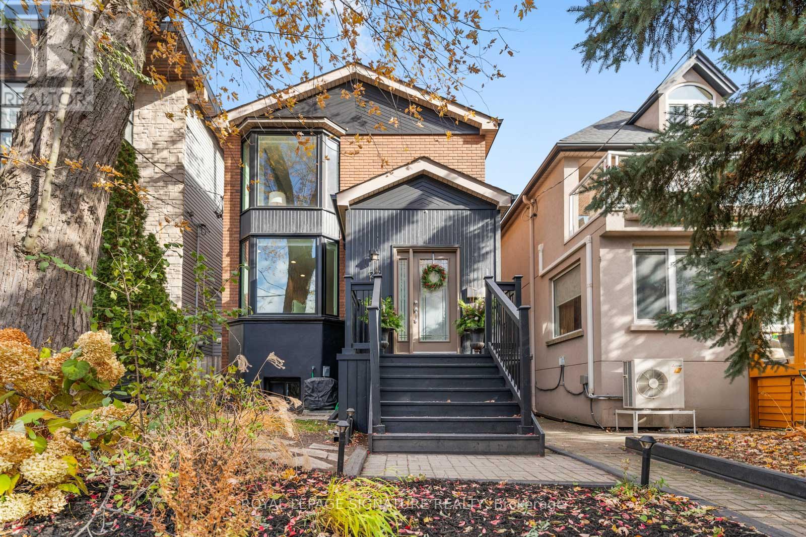 27 Beechwood Drive, Toronto, Ontario  M4K 3H7 - Photo 4 - E12558236