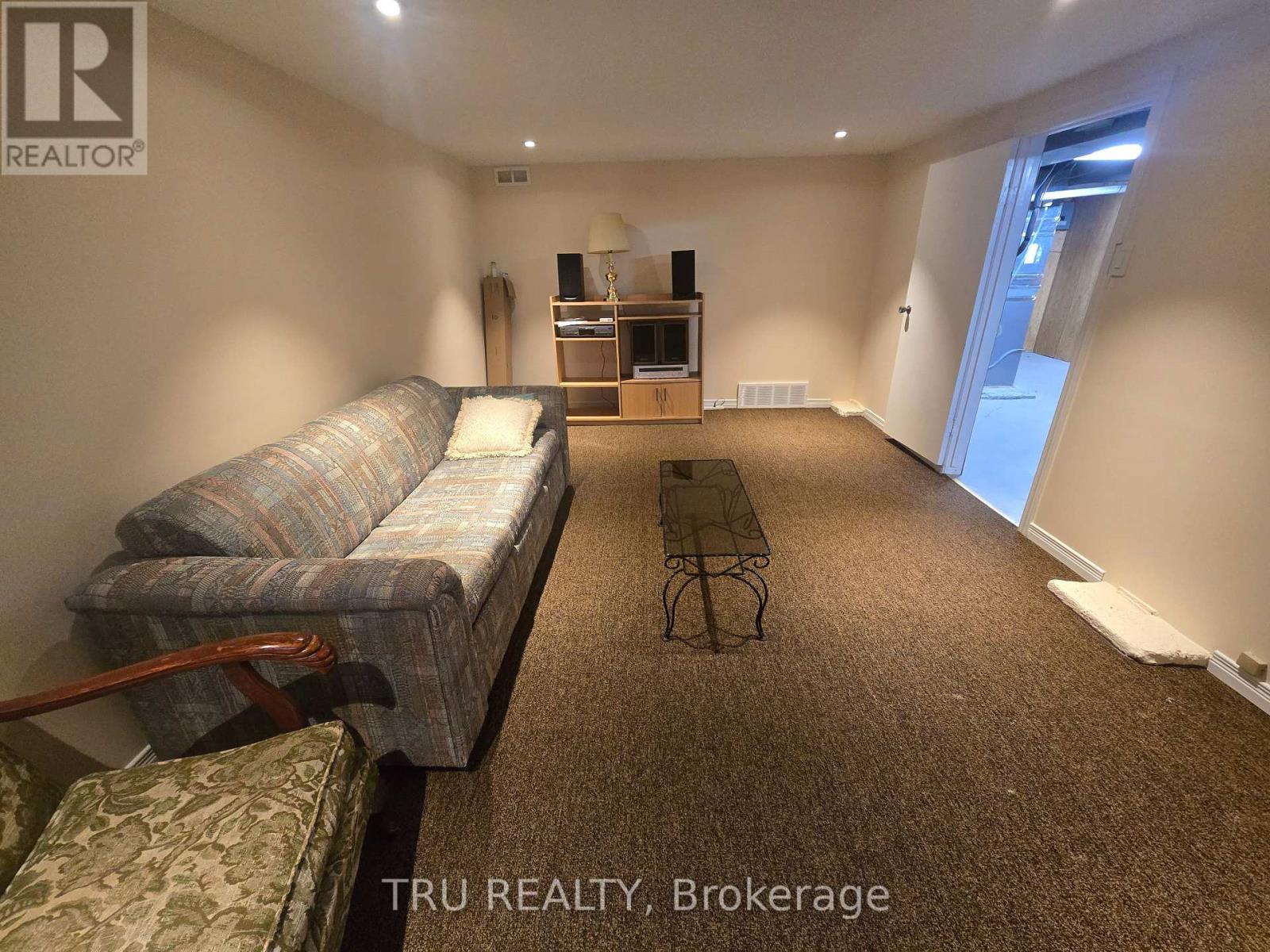 1 Joan Street, Ottawa, Ontario  K2G 1H9 - Photo 11 - X12558432