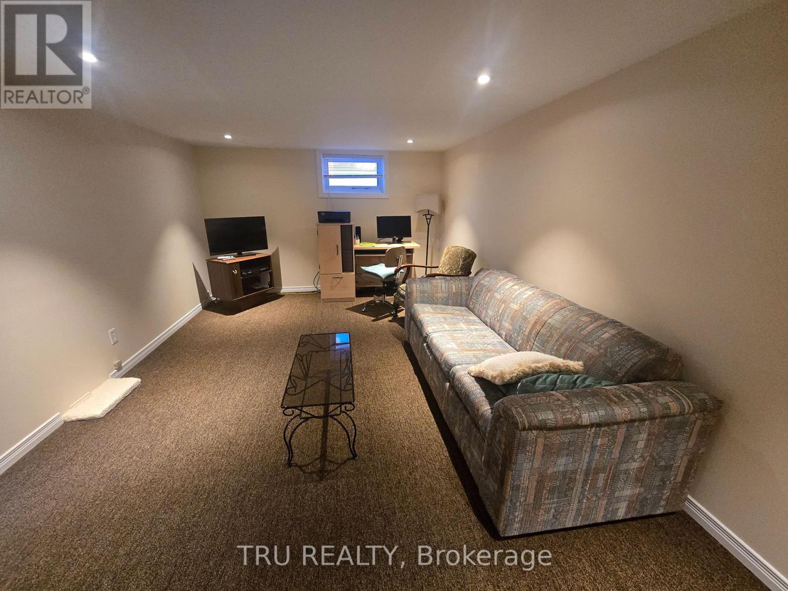 1 Joan Street, Ottawa, Ontario  K2G 1H9 - Photo 12 - X12558432