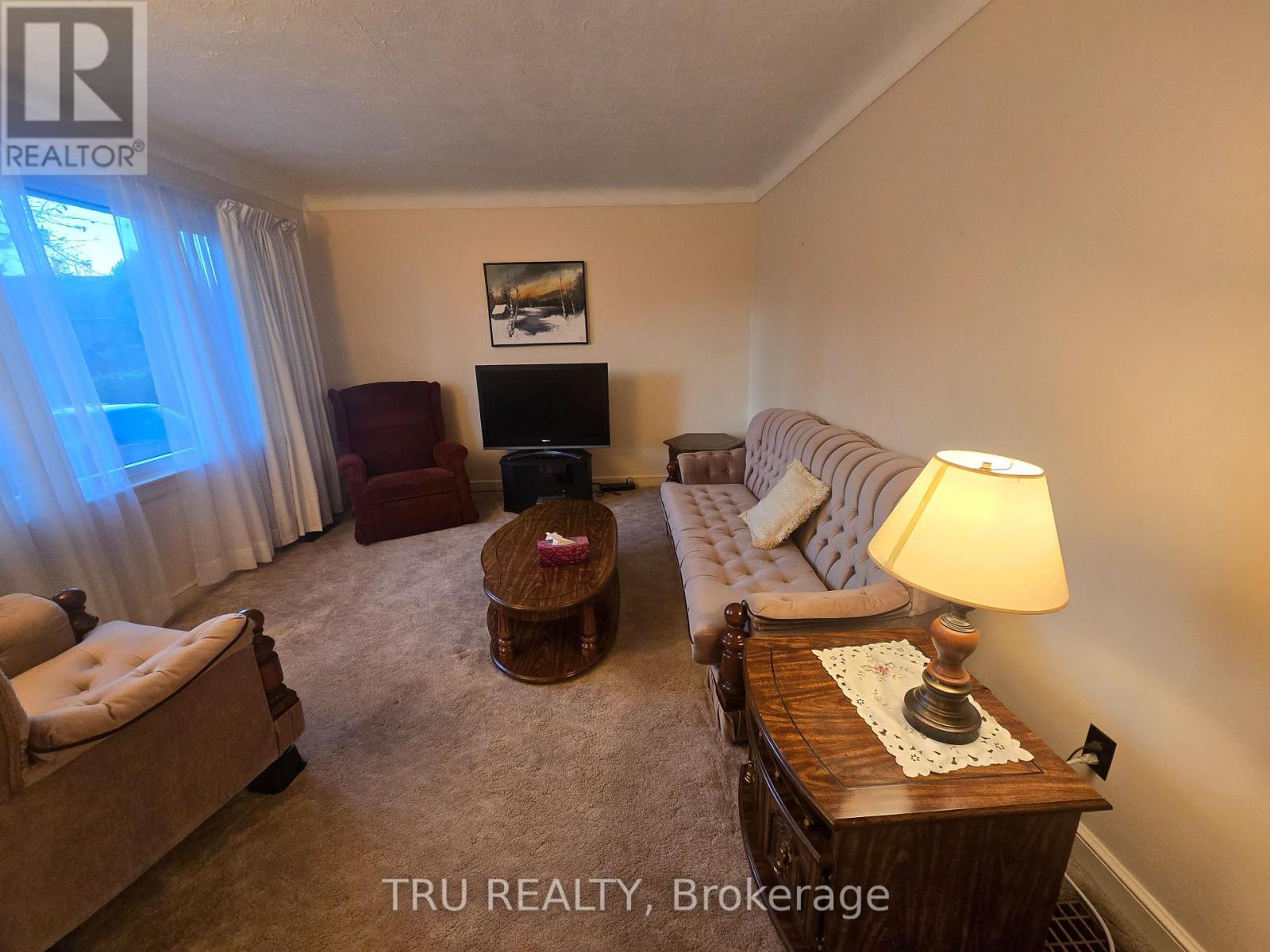 1 Joan Street, Ottawa, Ontario  K2G 1H9 - Photo 2 - X12558432