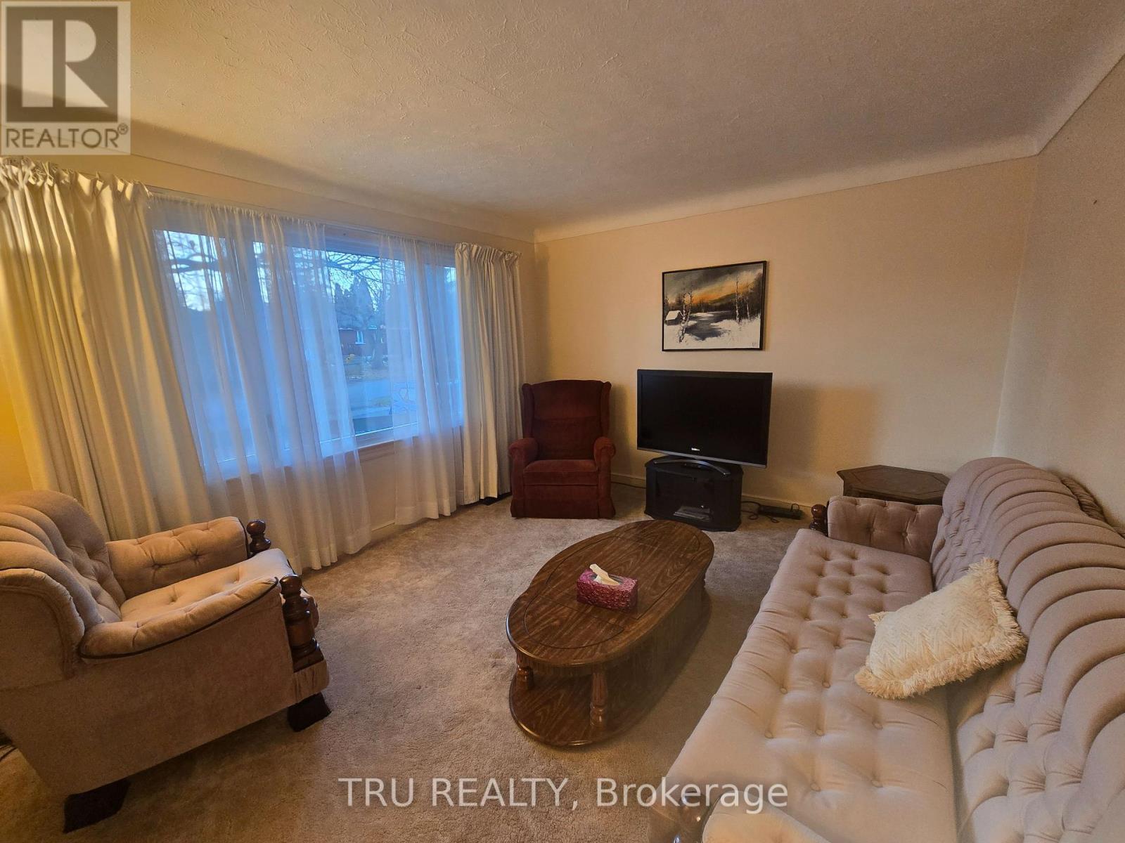 1 Joan Street, Ottawa, Ontario  K2G 1H9 - Photo 3 - X12558432