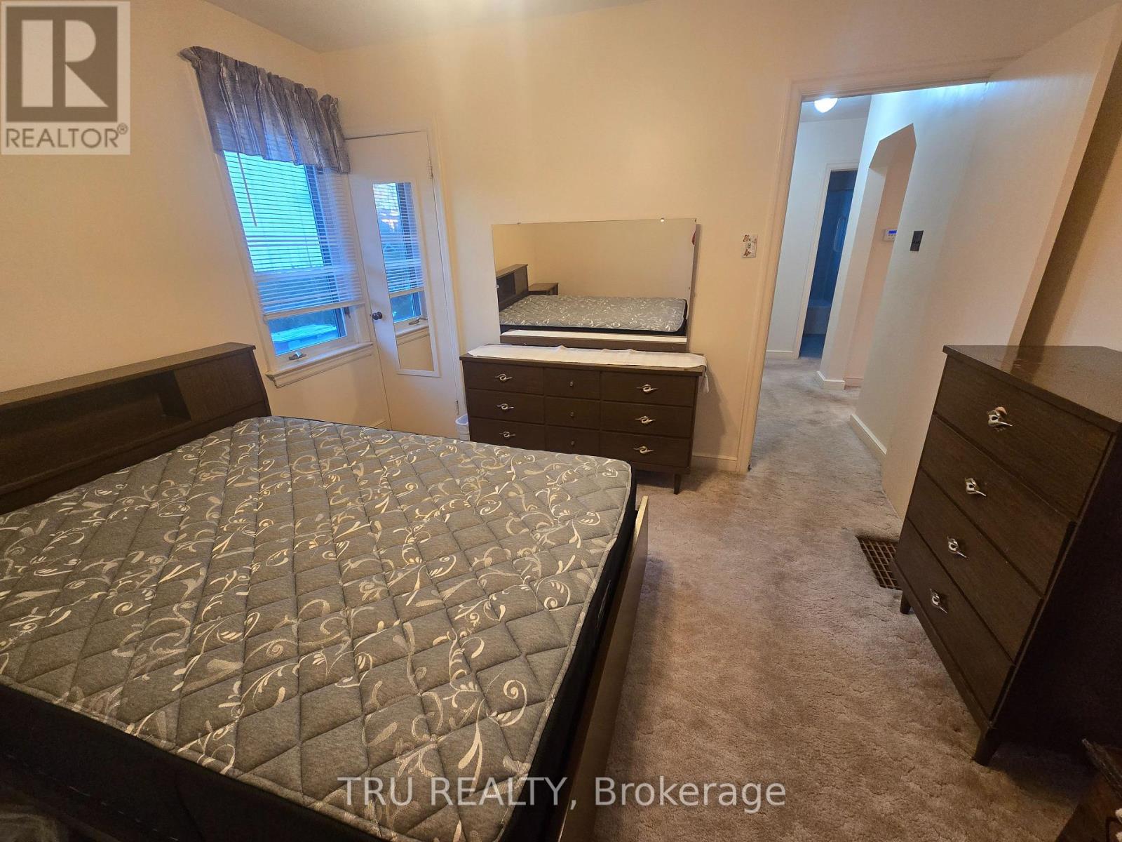 1 Joan Street, Ottawa, Ontario  K2G 1H9 - Photo 6 - X12558432