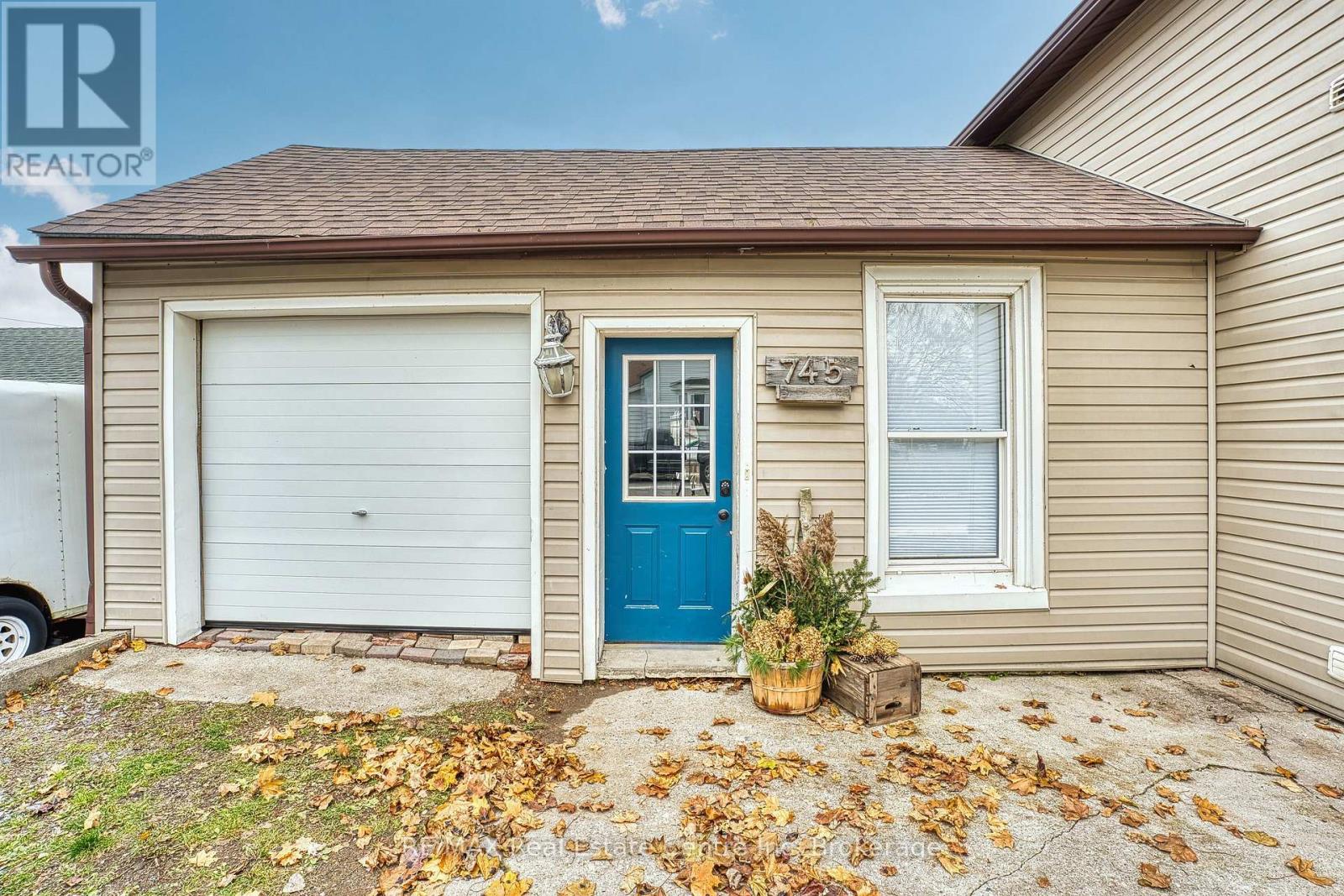 745 Main Street W, North Perth, Ontario  N4W 1B2 - Photo 7 - X12553118