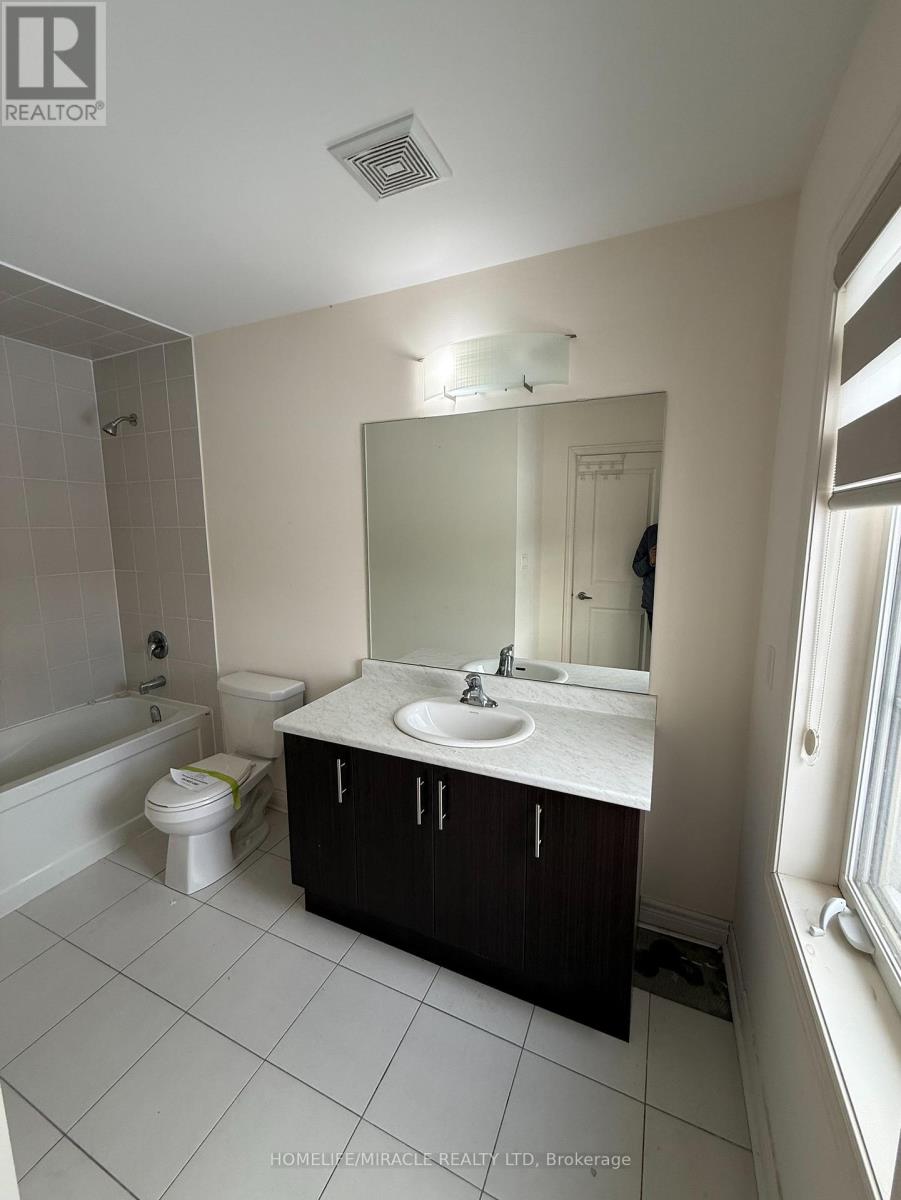 277 Gibson Circle, Bradford West Gwillimbury, Ontario  L3Z 0X2 - Photo 20 - N12558128