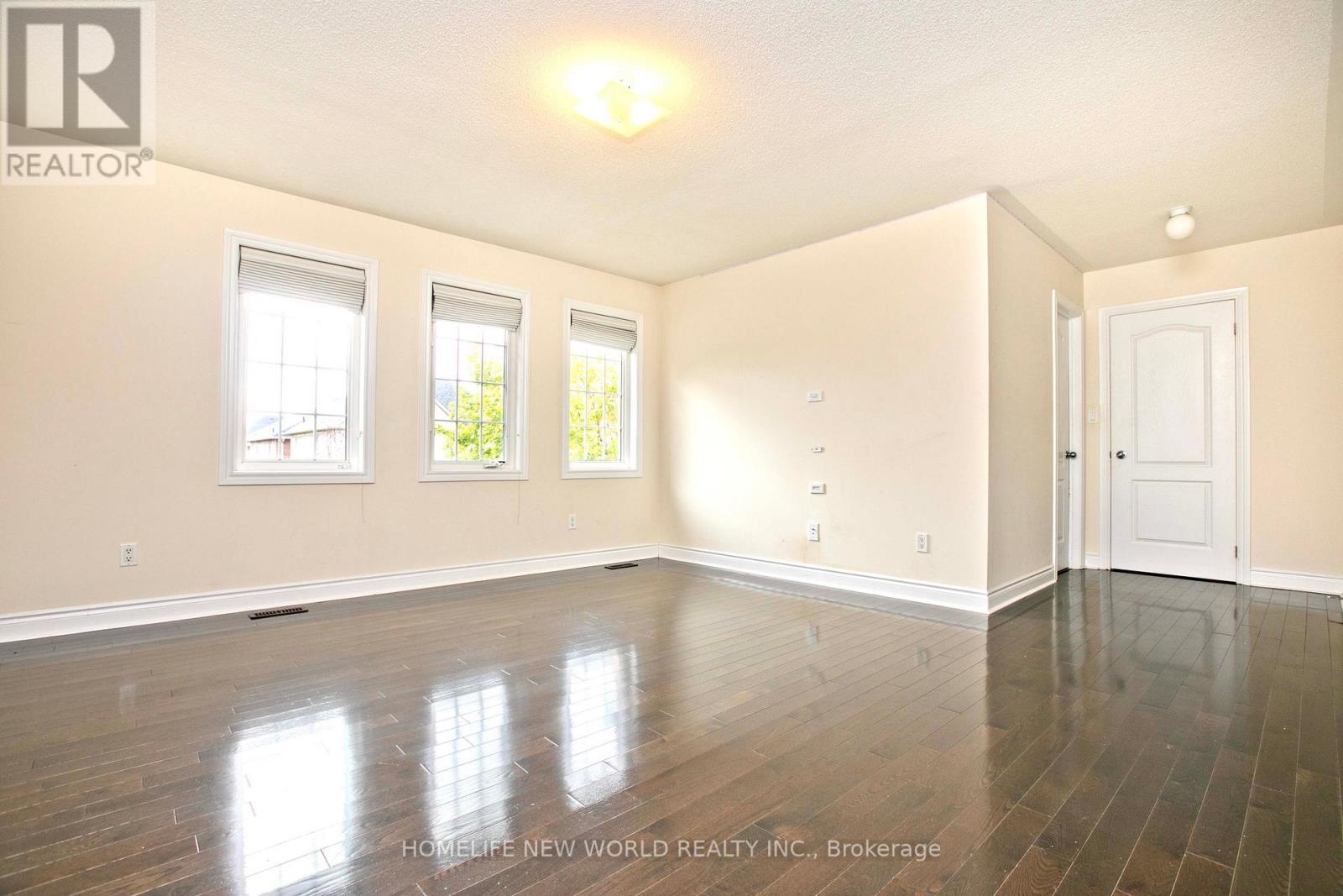 1015 Ralston Crescent, Newmarket, Ontario  L3X 3H8 - Photo 30 - N12558138