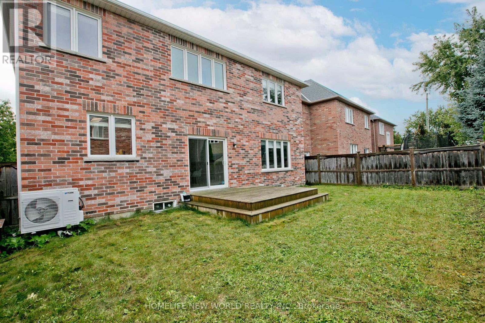 1015 Ralston Crescent, Newmarket, Ontario  L3X 3H8 - Photo 31 - N12558138
