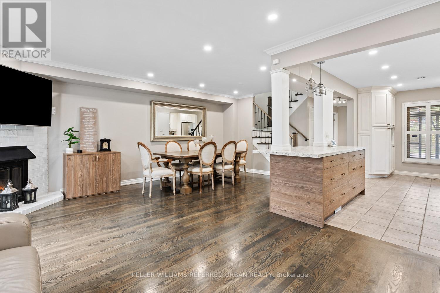 78 Sunshine Drive, Richmond Hill, Ontario  L4C 8H2 - Photo 9 - N12558172