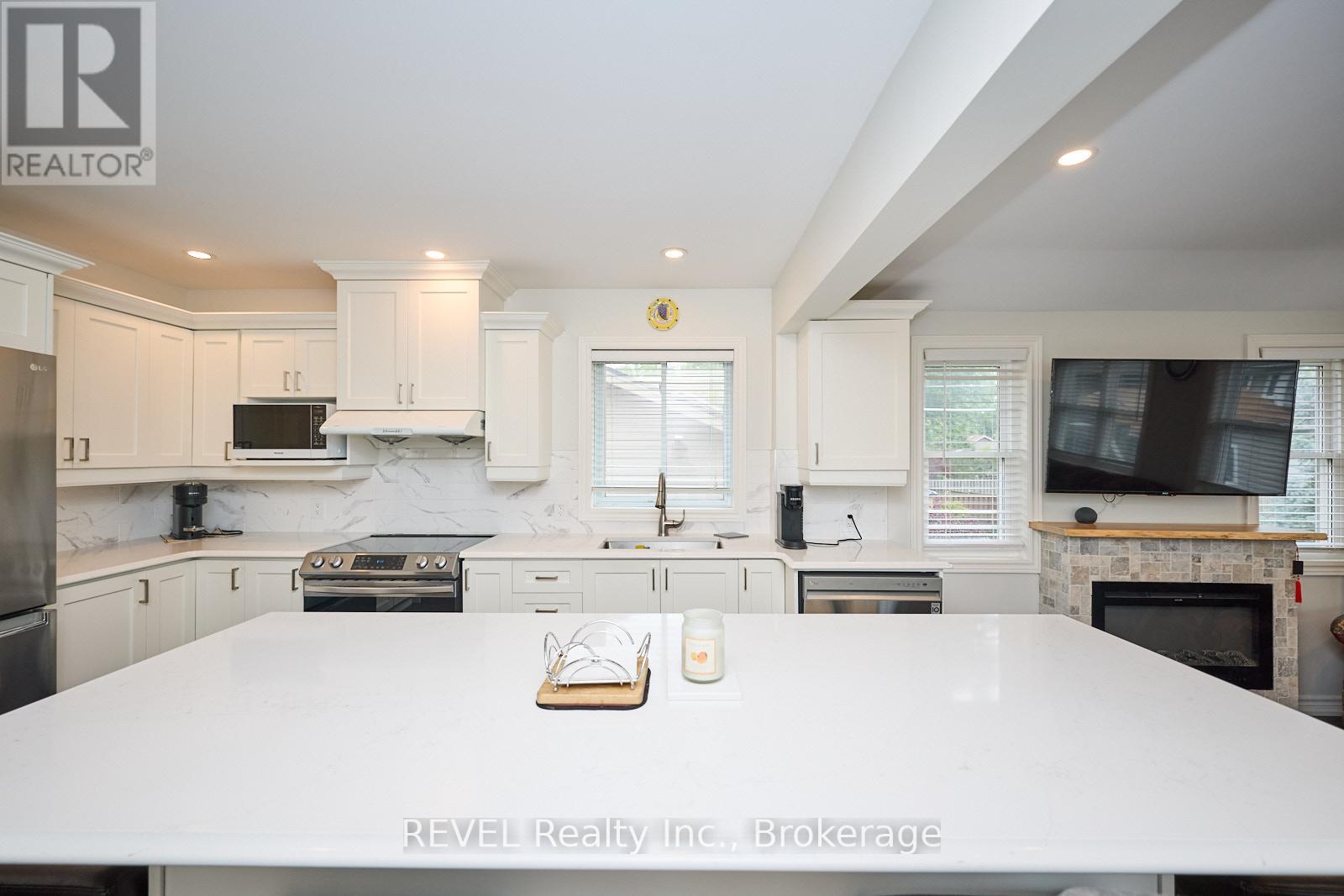 43 Rochelle Crescent, Fort Erie, Ontario  L0S 1N0 - Photo 11 - X12558338