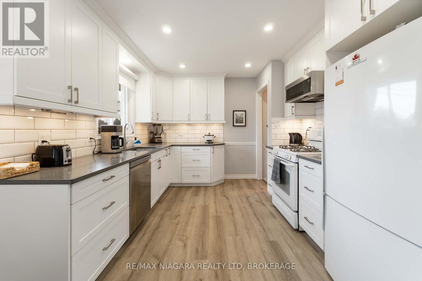 2921 Gail Avenue, Niagara Falls, Ontario  L2J 2E1 - Photo 7 - X12558452