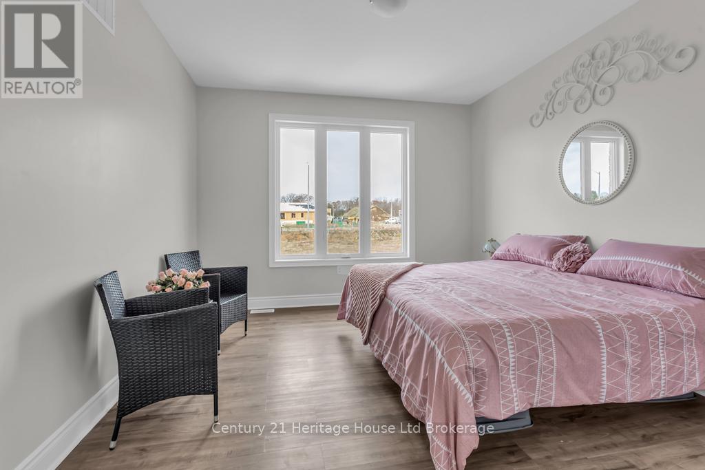 30 Seaton Crescent, Tillsonburg, Ontario  N4G 0J8 - Photo 15 - X12558374