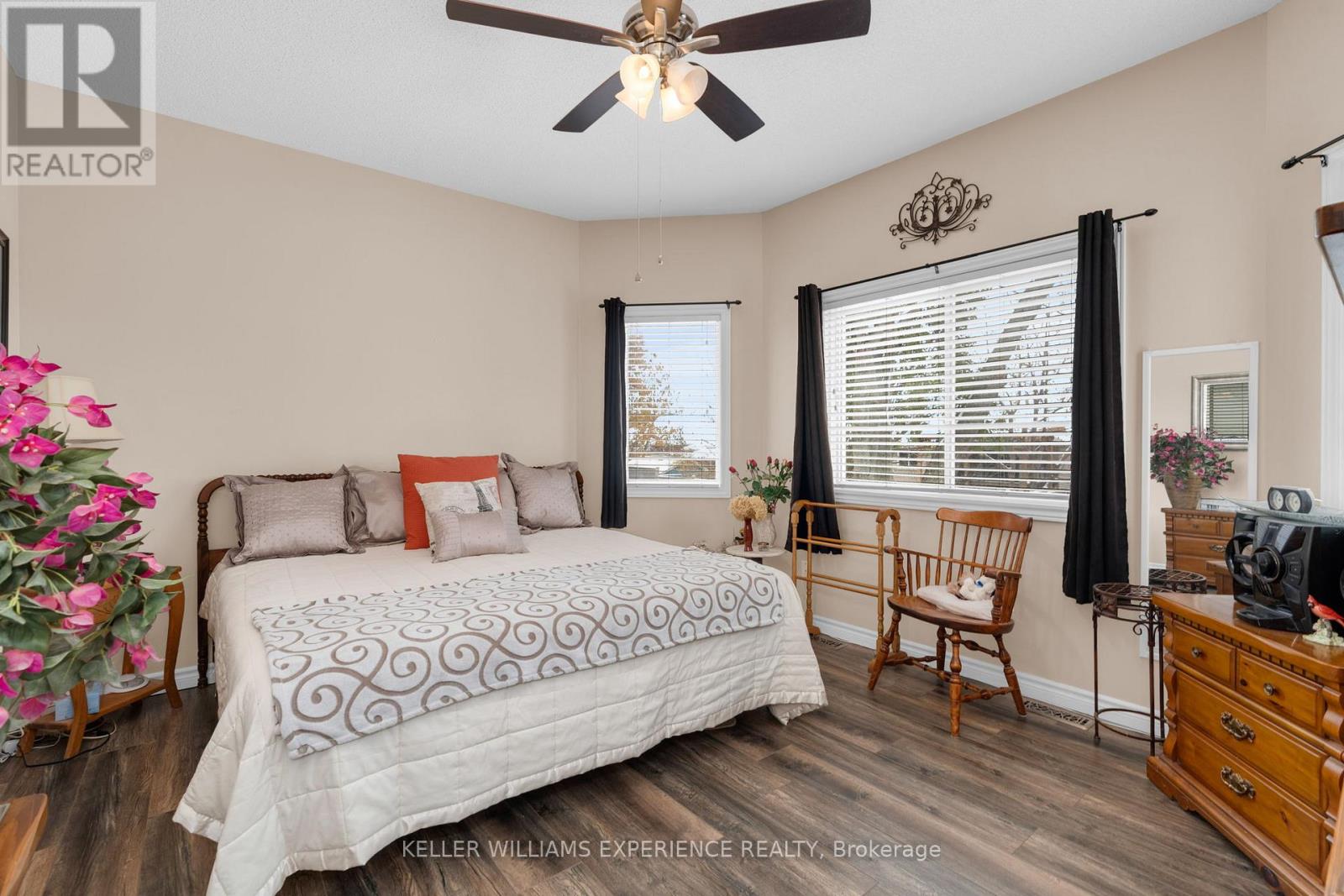 33 Allsop Crescent, Barrie, Ontario  L4N 8T7 - Photo 10 - S12558188