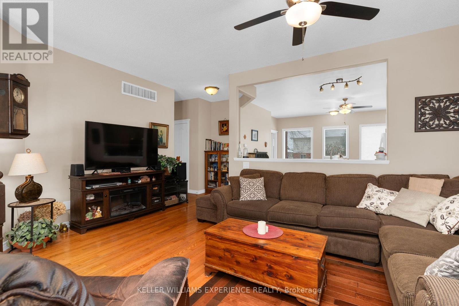 33 Allsop Crescent, Barrie, Ontario  L4N 8T7 - Photo 5 - S12558188