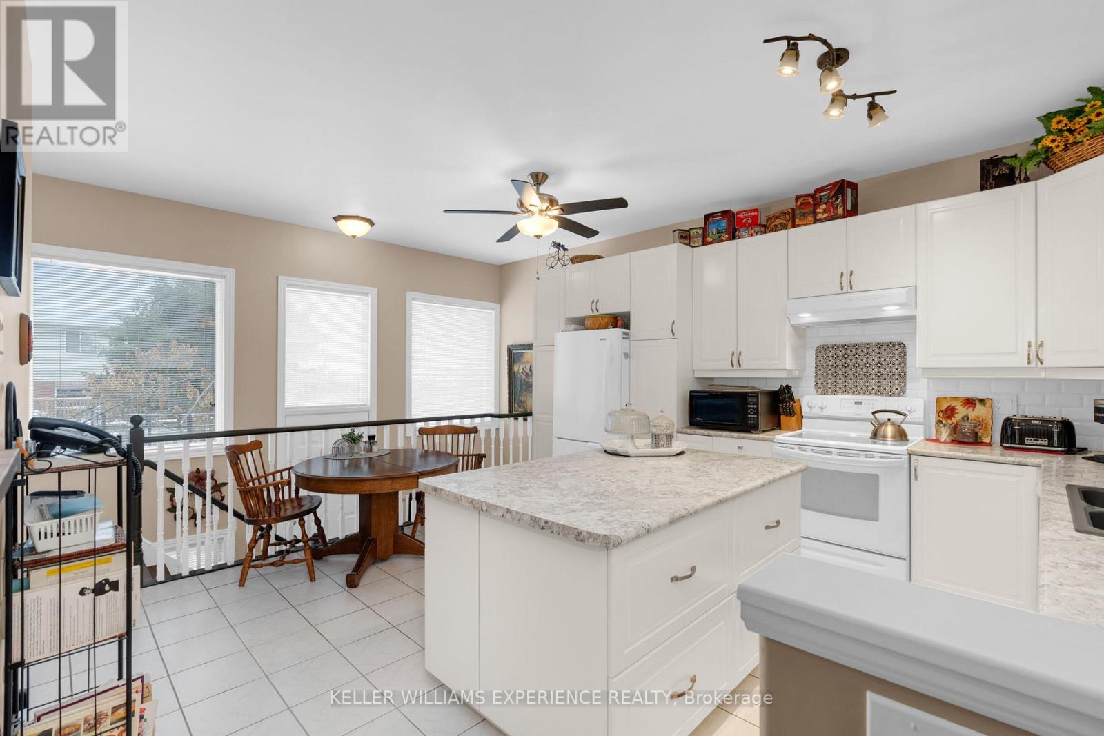 33 Allsop Crescent, Barrie, Ontario  L4N 8T7 - Photo 6 - S12558188