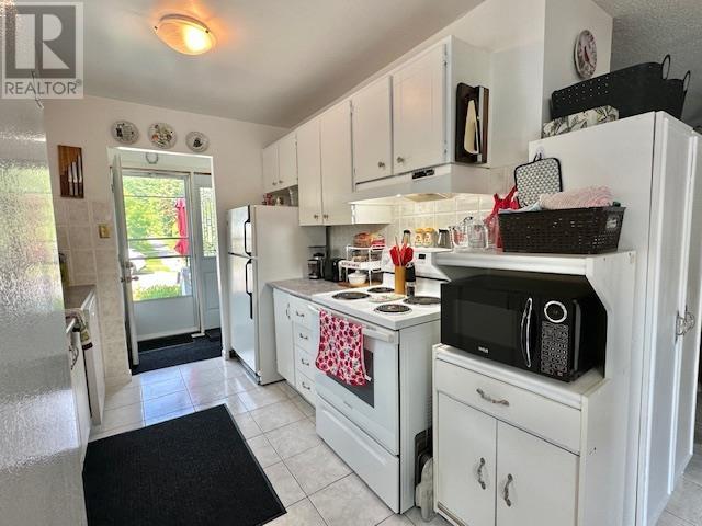 57 Hergott Ave, Elliot Lake, Ontario  P5A 3B1 - Photo 2 - SM252118