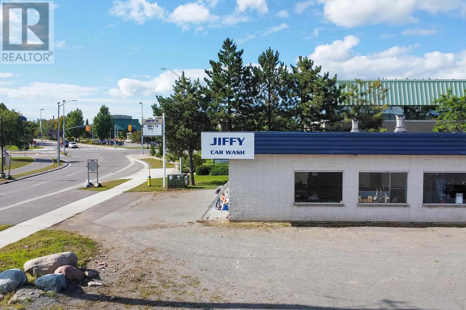 32 Bay St, Sault Ste. Marie, Ontario P6A 5S2 - Photo 3 - SM253198