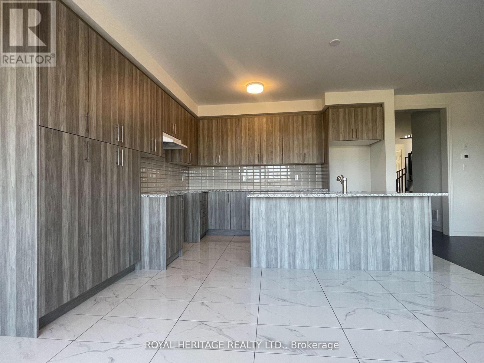 1010 Trailsview Avenue, Cobourg, Ontario K9A 4J6 - Photo 2 - X12558344