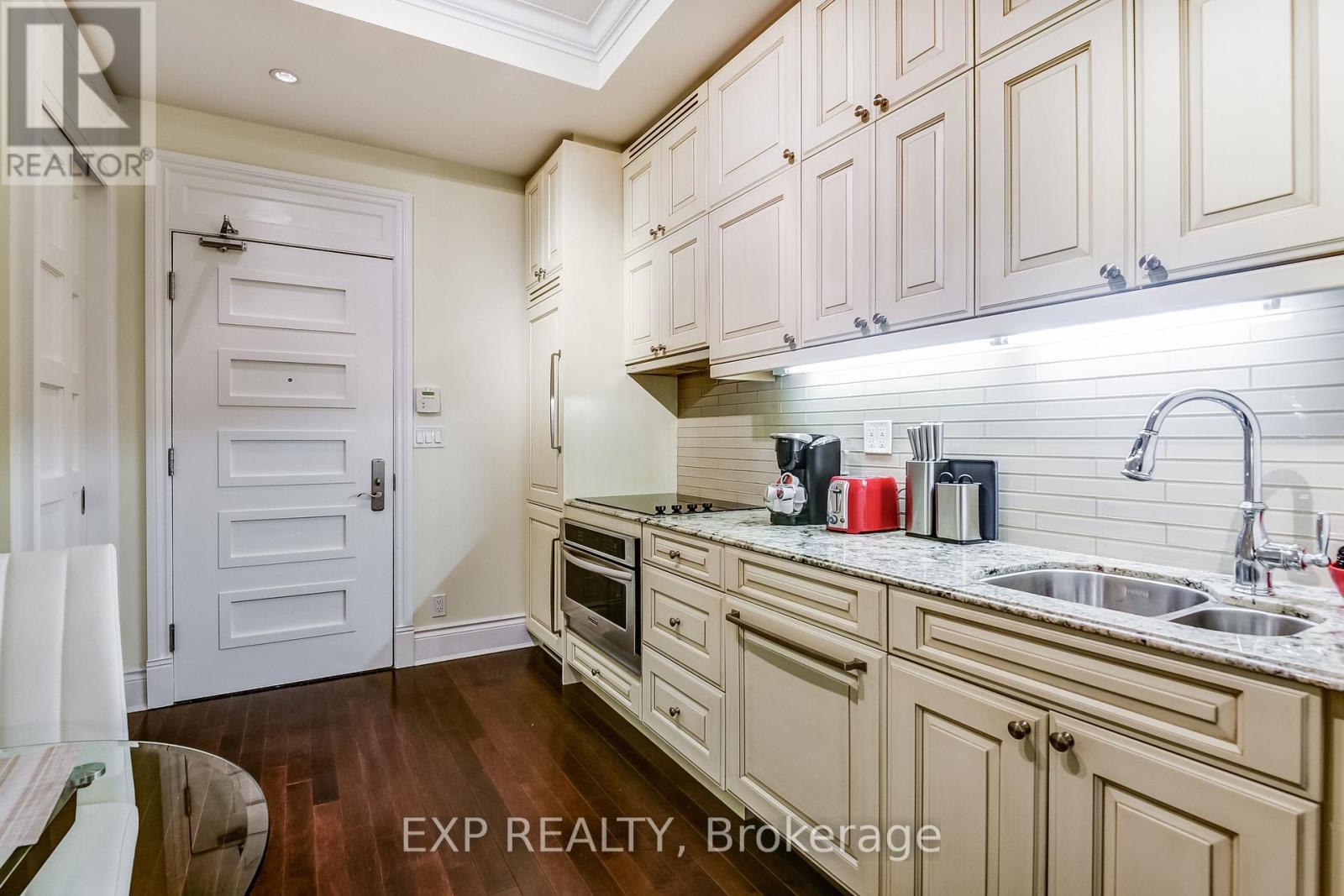 527 - 22 Leader Lane, Toronto, Ontario  M5E 1S5 - Photo 11 - C12542960