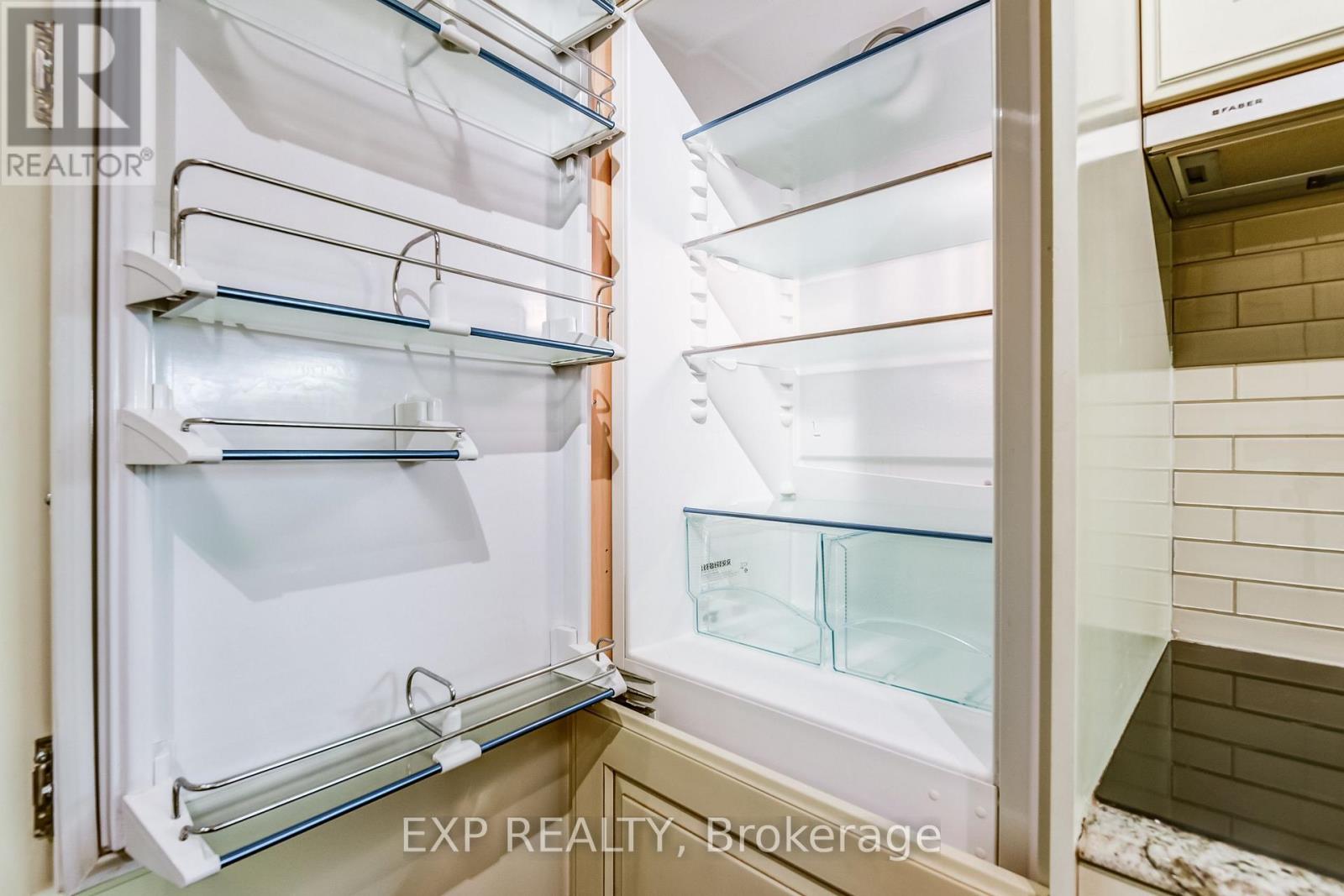 527 - 22 Leader Lane, Toronto, Ontario  M5E 1S5 - Photo 22 - C12542960