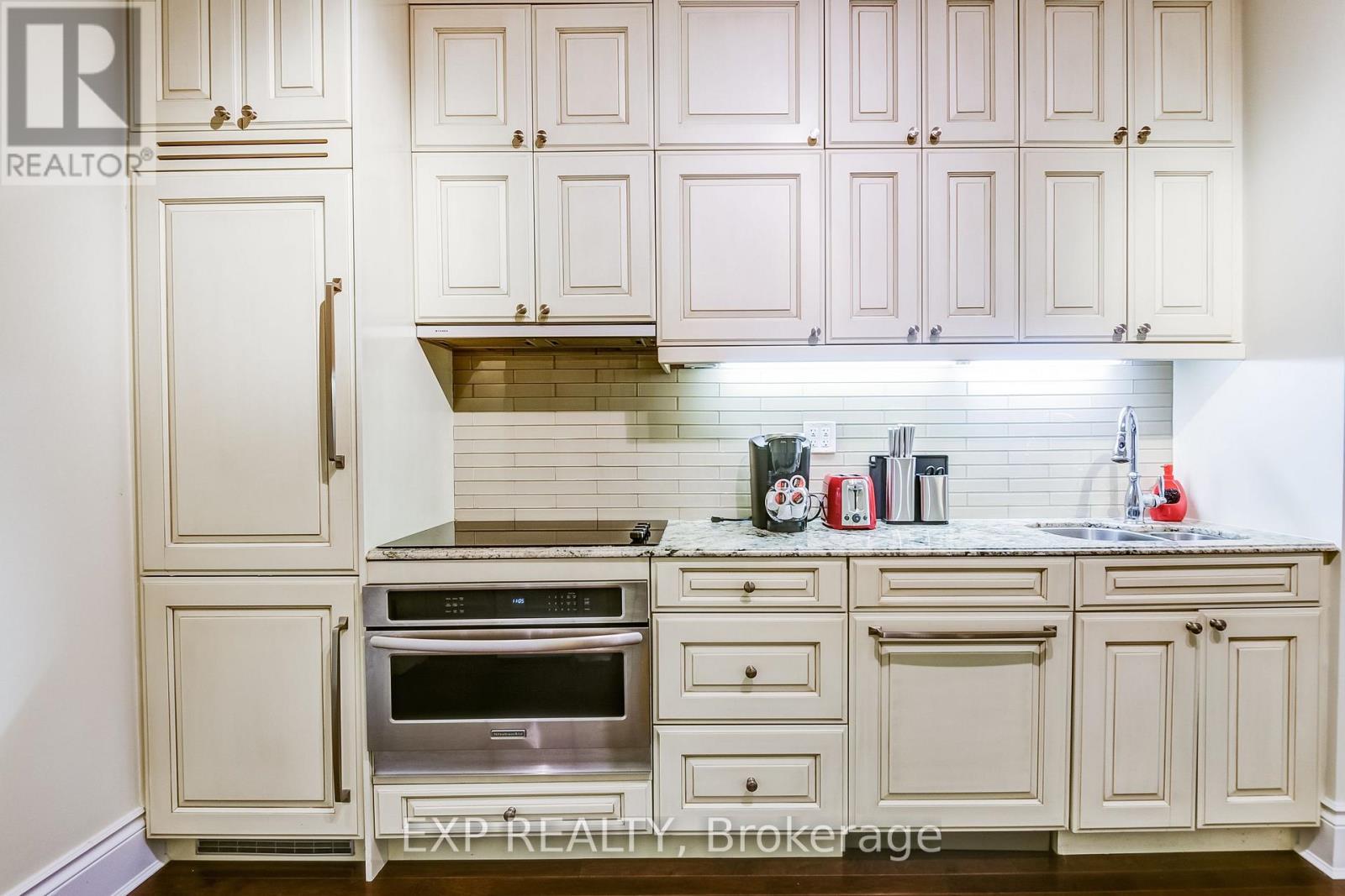 527 - 22 Leader Lane, Toronto, Ontario  M5E 1S5 - Photo 13 - C12542960