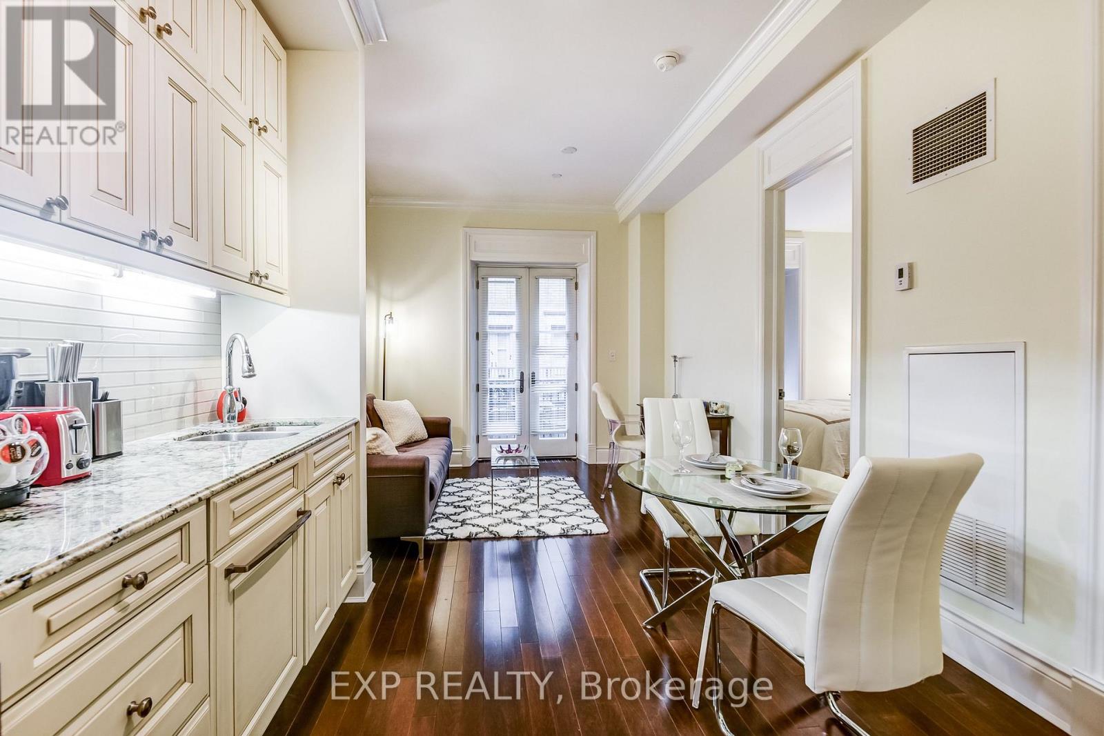 527 - 22 Leader Lane, Toronto, Ontario  M5E 1S5 - Photo 16 - C12542960