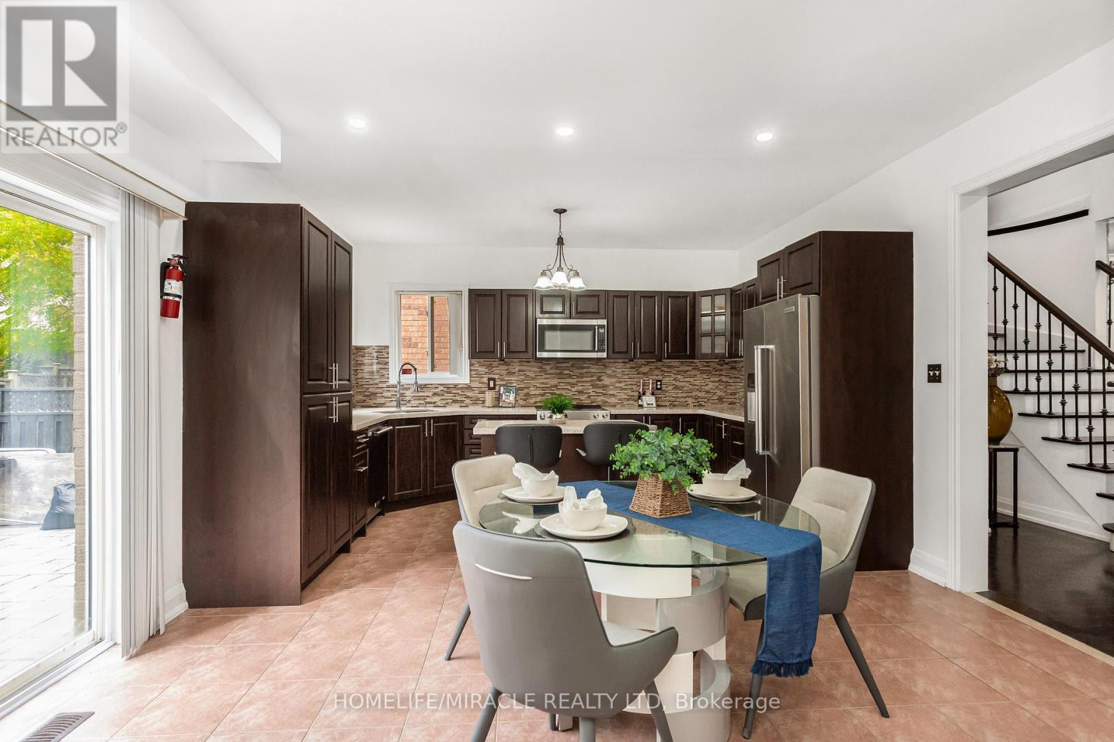 20 Atira Avenue, Brampton, Ontario  L7A 3T3 - Photo 11 - W12558134