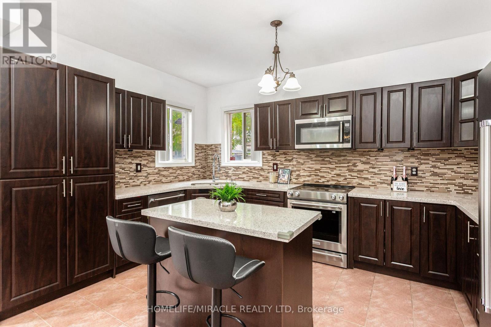 20 Atira Avenue, Brampton, Ontario  L7A 3T3 - Photo 12 - W12558134