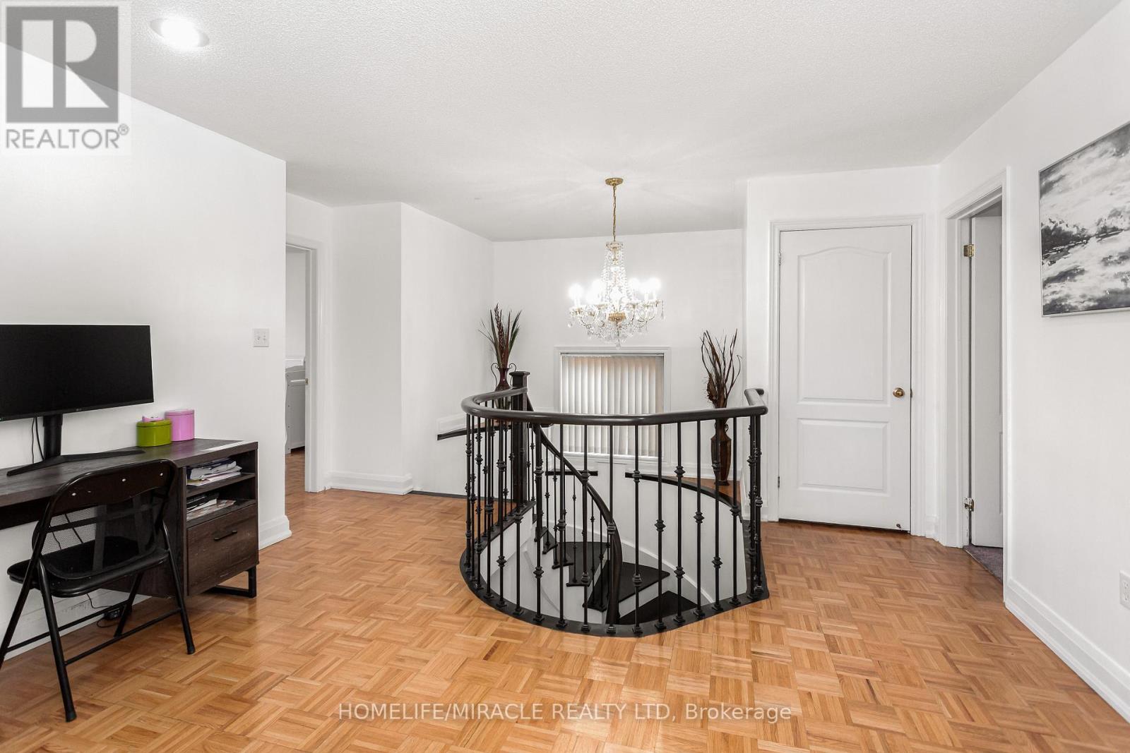 20 Atira Avenue, Brampton, Ontario  L7A 3T3 - Photo 18 - W12558134