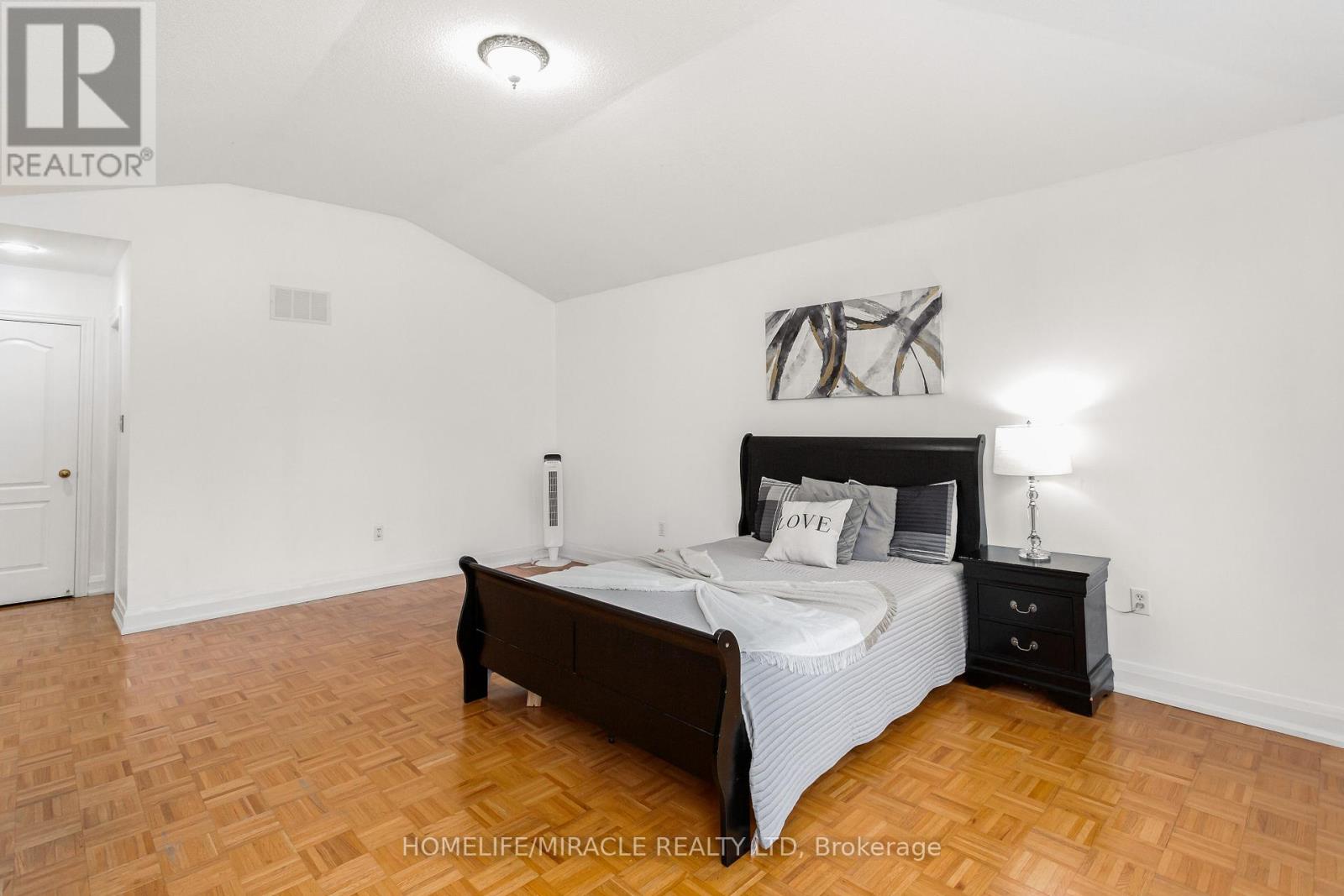 20 Atira Avenue, Brampton, Ontario  L7A 3T3 - Photo 21 - W12558134