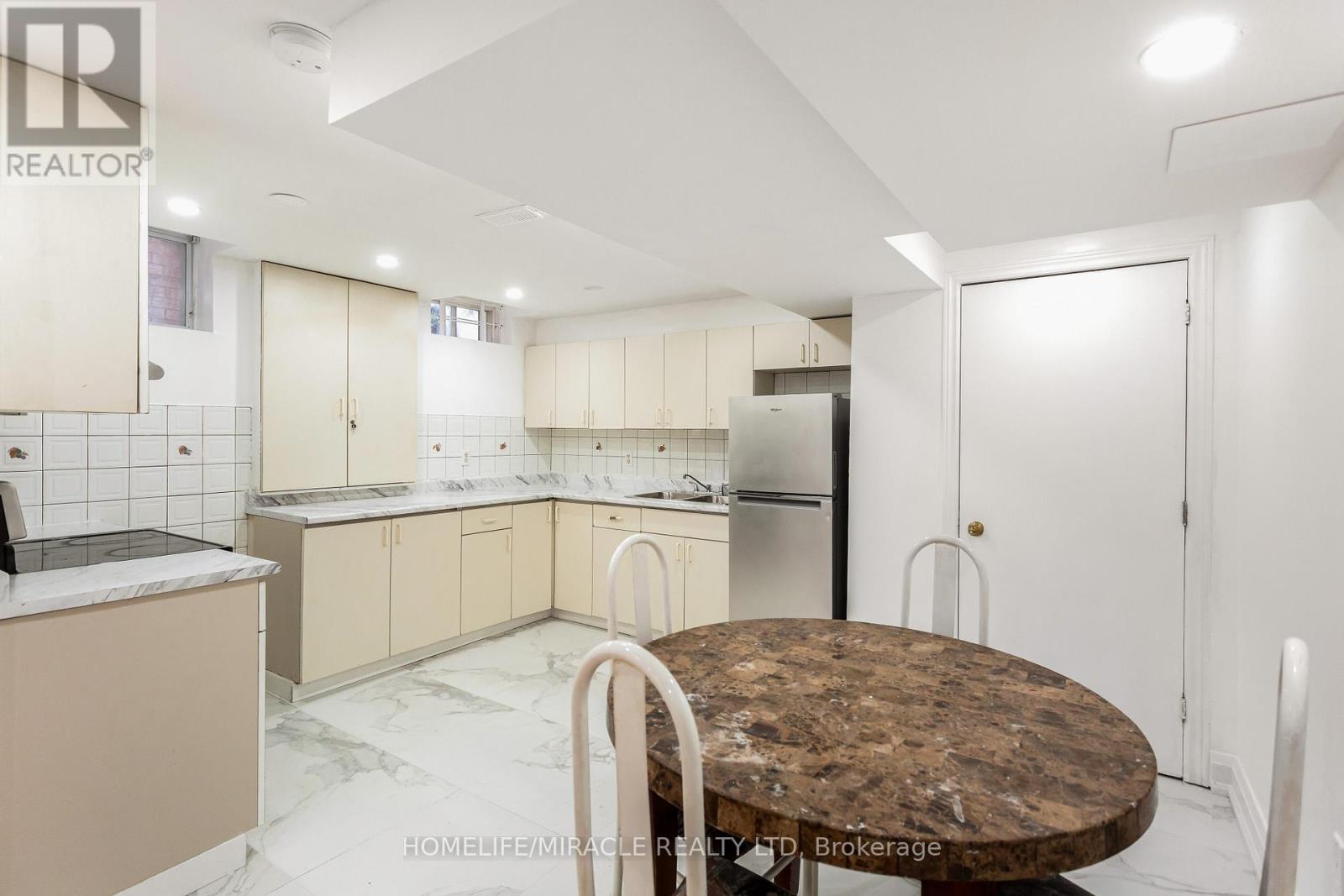 20 Atira Avenue, Brampton, Ontario  L7A 3T3 - Photo 36 - W12558134