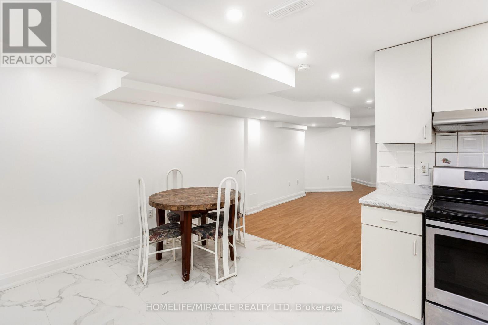 20 Atira Avenue, Brampton, Ontario  L7A 3T3 - Photo 39 - W12558134