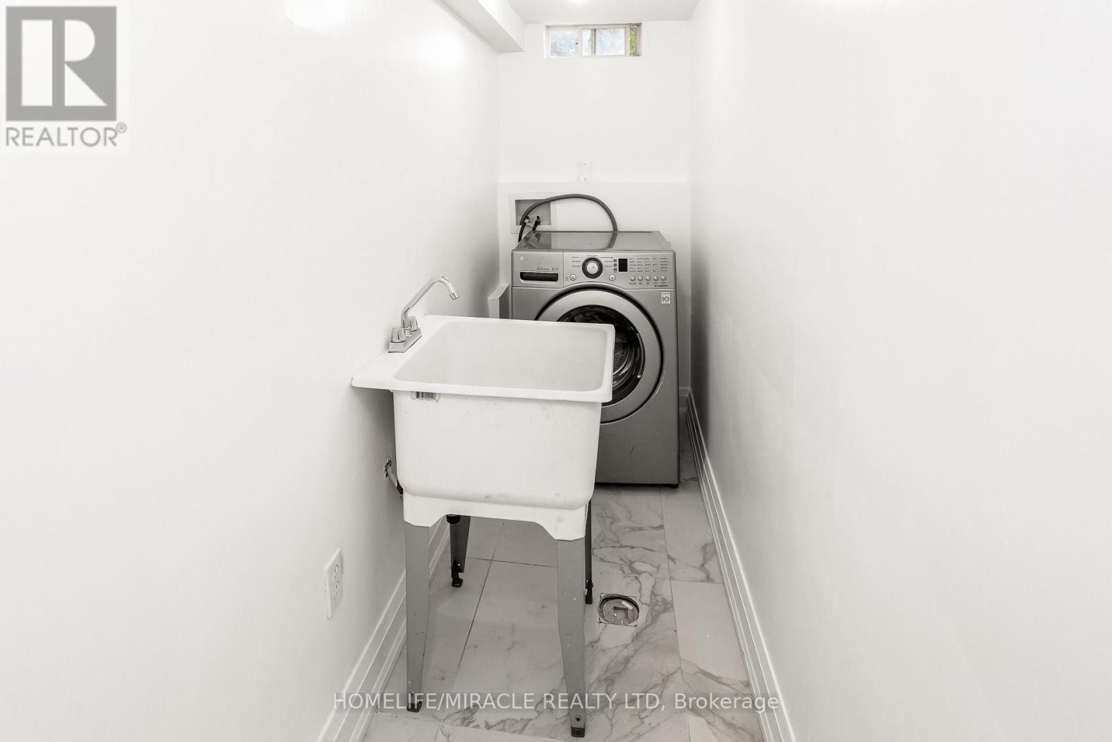 20 Atira Avenue, Brampton, Ontario  L7A 3T3 - Photo 47 - W12558134