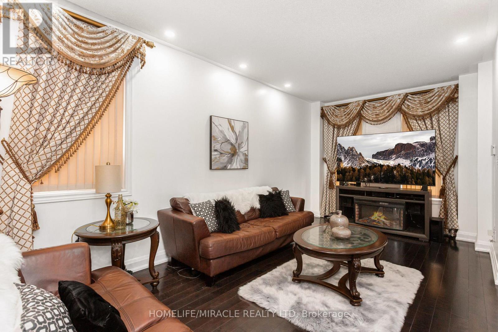 20 Atira Avenue, Brampton, Ontario  L7A 3T3 - Photo 5 - W12558134