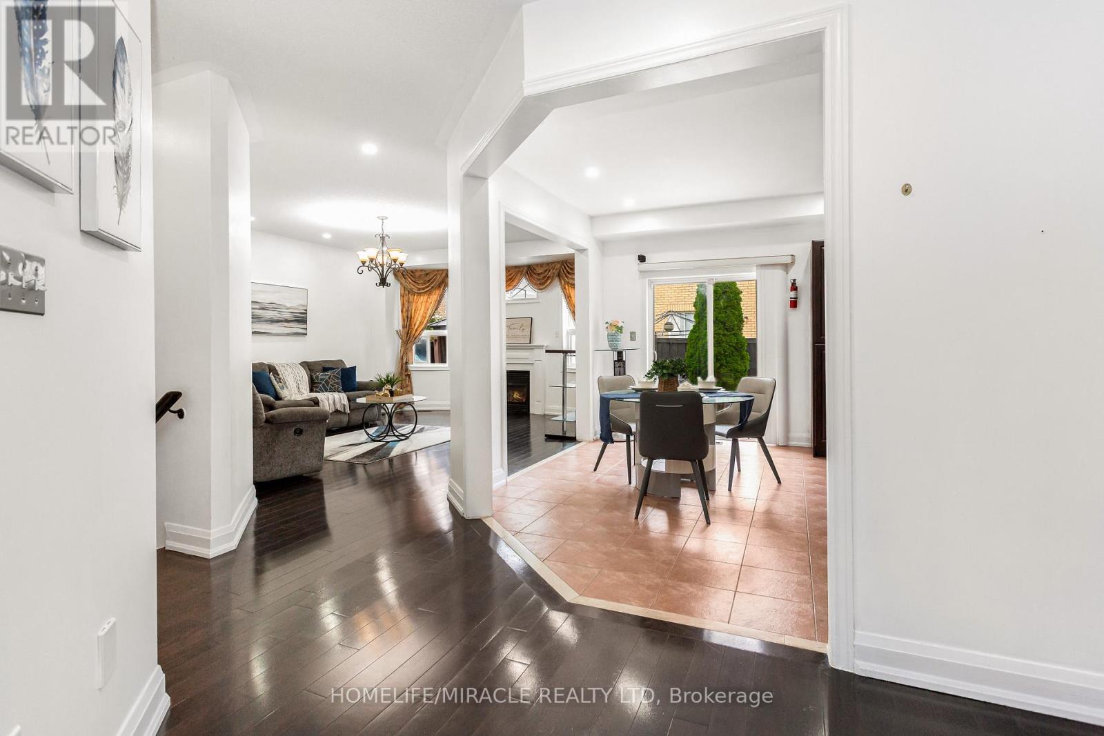 20 Atira Avenue, Brampton, Ontario  L7A 3T3 - Photo 7 - W12558134