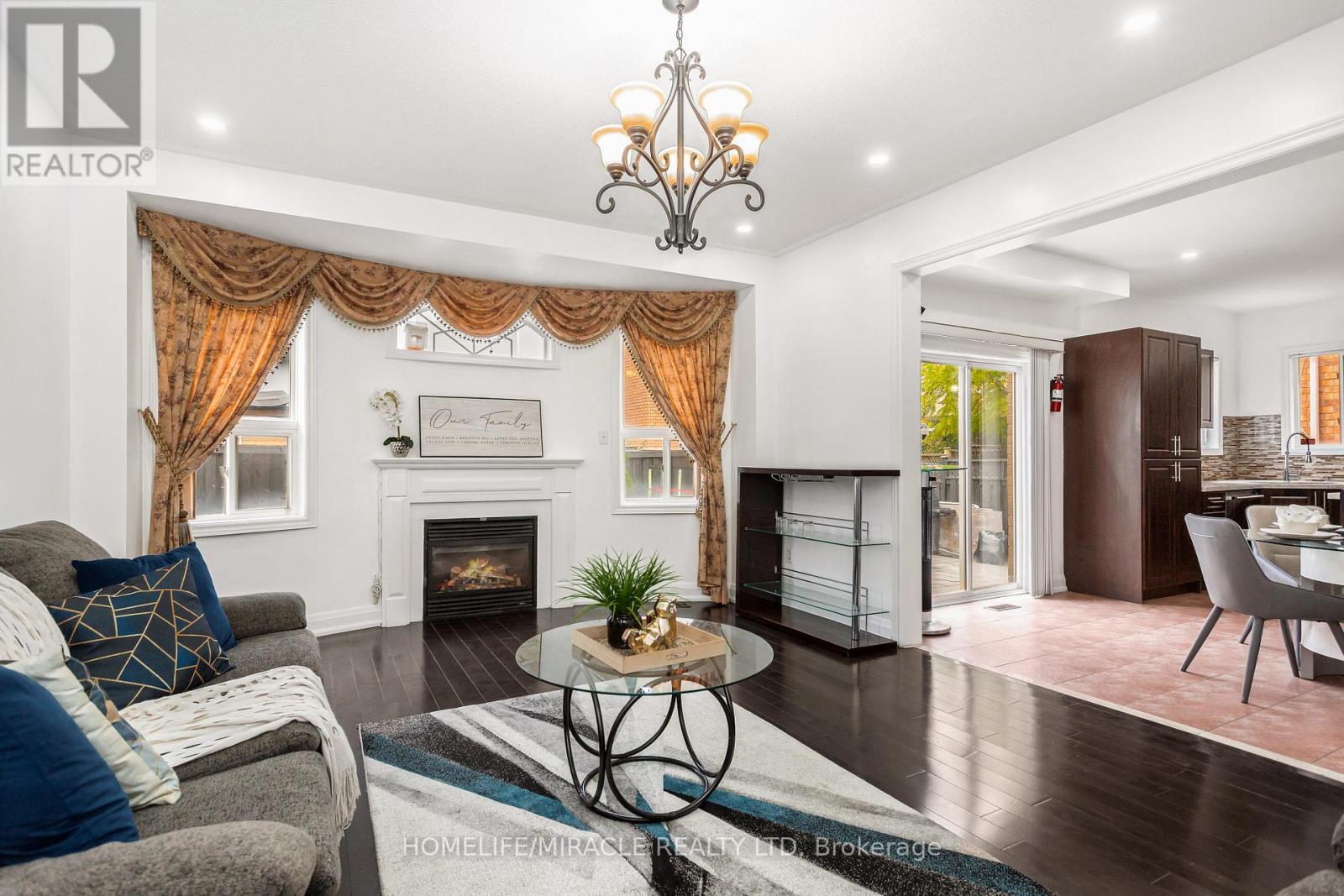 20 Atira Avenue, Brampton, Ontario  L7A 3T3 - Photo 9 - W12558134